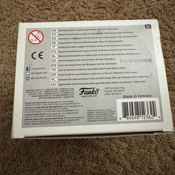 Funko Pop! Mickey Vinyl Figure - Black, Red, White - Picture 6 of 6